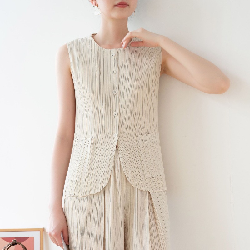 Koszulka plisowana Miyake, kol – Yours Clothing Summer Jackets recenzja i cena
